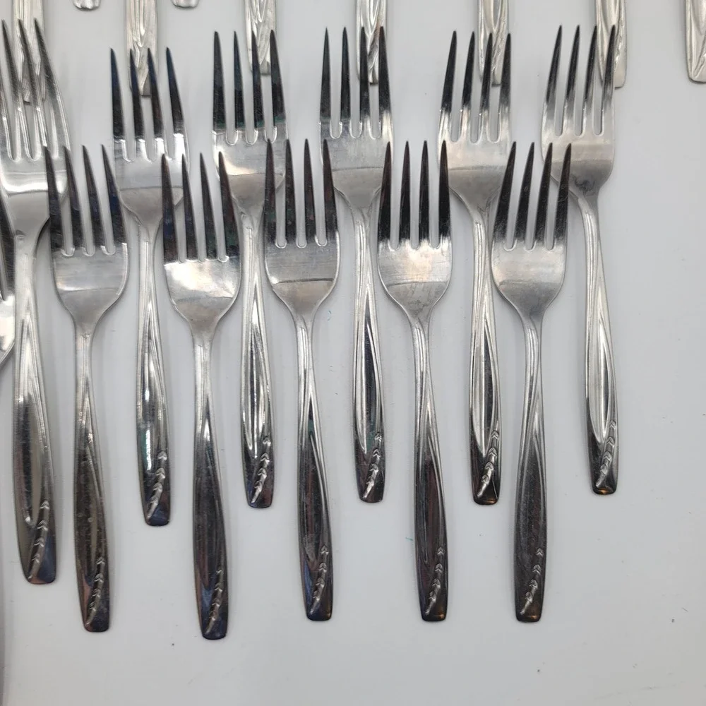91 pc Lawncrest Rogers Cutlery International Stainless Flatware 11 Serving pcs